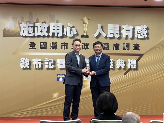 刘培东说，去年嘉义县就已经拿到金奖，今年更能蝉联，因此很开心，但也没有懈怠。（李奇叡摄）