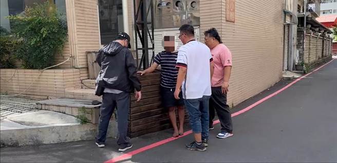 警方成功诱捕3名车手。（民眾提供／李京升苗栗传真）