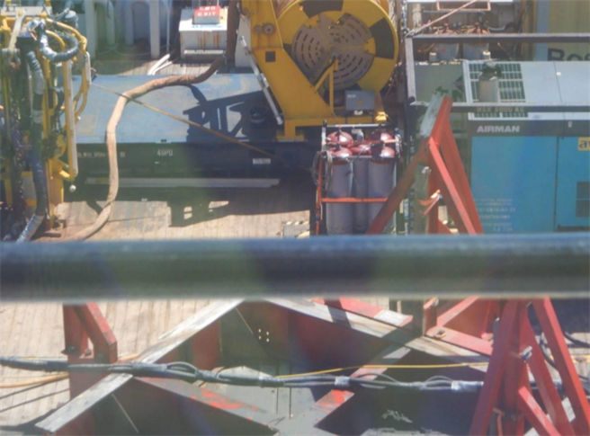 職安署發現工作船甲板的高壓氣體鋼瓶貯存場所未有遮陽措施。（翻攝自職安署官網／林良齊台北傳真）