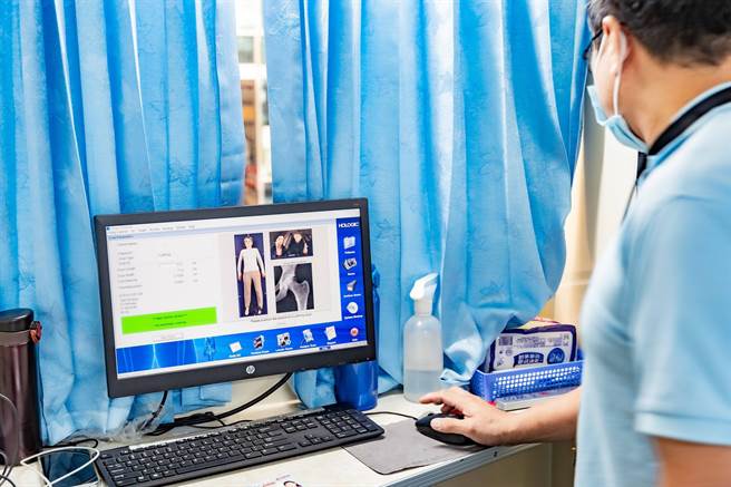 透過骨質密度檢測了解掌握骨本變化。（嘉基提供／廖素慧嘉市傳真）