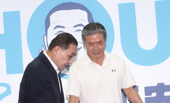 金溥聰（右）擔任國民黨總統參選人侯友宜（左）競辦執行長，引發不少爭議。（資料照,陳君瑋攝）