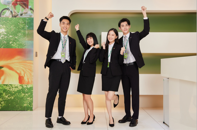 今年金仲奖名单公布，信义企业集团获奖人数仍居业界之冠，经纪人组及营业员组，共有27人获奖。(图/信义房屋 提供)