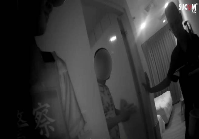 46岁石姓通缉到台中某饭店投宿，遇警清查，躲进浴室谎称是饭店找来的水泥工。（台中市第二分局提供／冯惠宜台中传真）