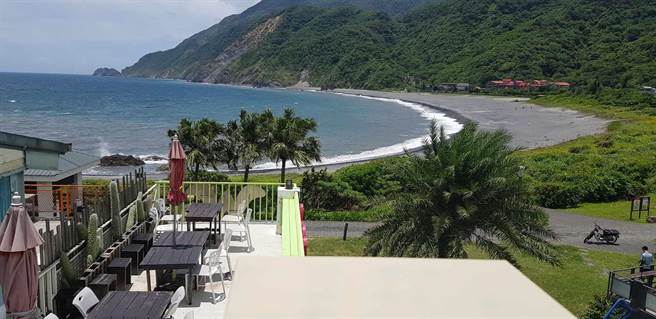 顏伯霖在苏澳镇内3处装设4K画质镜头，可24小时在网路上欣赏这片美丽的地方，并监控游客安全。（顏伯霖提供／吴佩蓉宜兰传真）