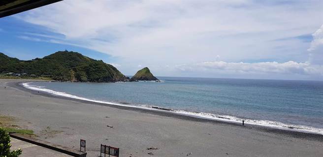 顏伯霖在苏澳镇内3处装设4K画质镜头，可24小时在网路上欣赏这片美丽的地方，并监控游客安全。（顏伯霖提供／吴佩蓉宜兰传真）