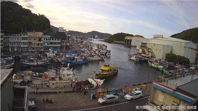 顏伯霖在苏澳镇内3处装设4K画质镜头，可24小时在网路上欣赏这片美丽的地方，并监控游客安全。（顏伯霖提供／吴佩蓉宜兰传真）