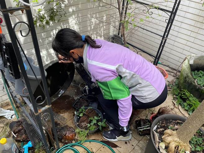 黄伟哲呼吁，大雨后，病媒蚊监测数据会急遽上升，呼吁一定要把握雨后7天黄金孳清期。(台南市登革热防治中心提供／曹婷婷台南传真)