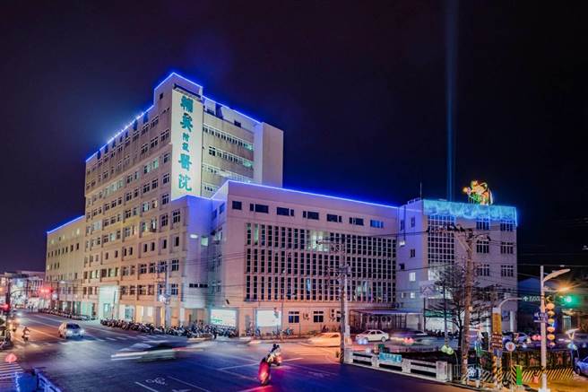 中颱杜苏芮来袭，屏县府晚间宣布屏东县27日停班停课，但东港辅英医院稍早指出，为服务乡亲，当天将特别开设「颱风特别门诊」。（辅英医院提供／谢佳潾屏东传真）