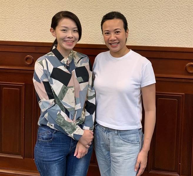 民眾黨不分區立委吳欣盈（右）表達無意參選新竹市立委，新竹市長高虹安表示感到驚訝與可惜。（摘自吳欣盈臉書／陳育賢新竹傳真）