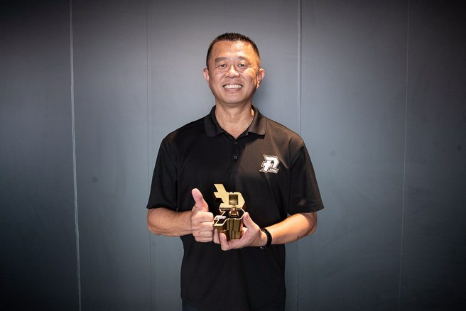 賴建忠獲選上季PLG年度金哨獎。(PLG提供)