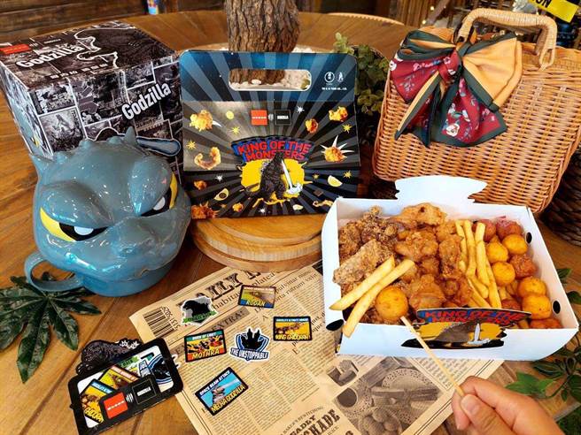 继光香香鸡推出第二波「哥吉拉咆哮餐」，可享4款人气炸物；另有穿恐龙装请吃炸鸡或汉堡的限定活动。（香继光集团提供／朱世凯台北传真）