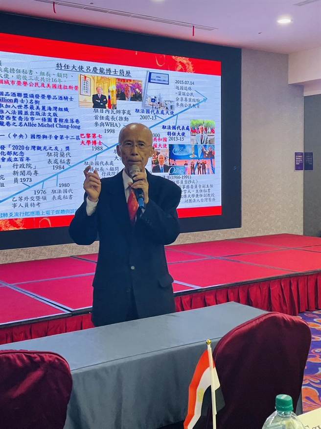 前外交官吕庆龙演讲。（云林县府提供）