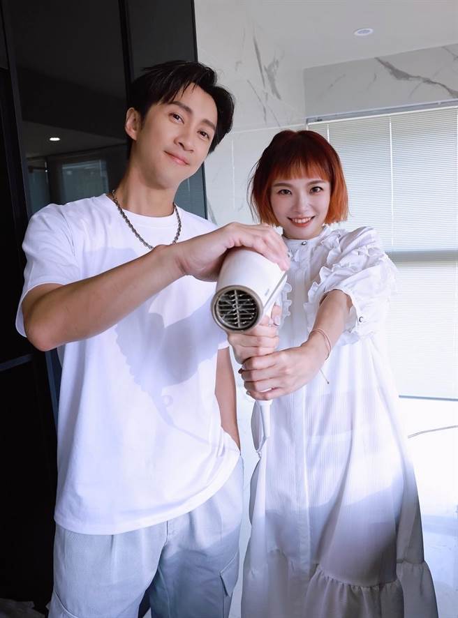 PiA与陈汉典甜蜜合照。（吴蓓雅工作室提供）