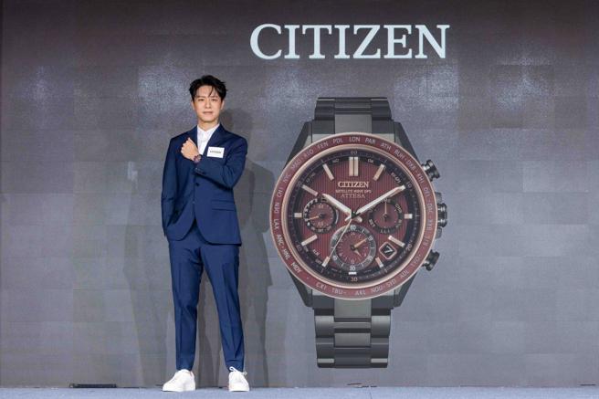 韦礼安担任CITIZEN腕表代言人，出席记者会展示新上手的光动能GPS卫星对时腕表「赤星款」。（CITIZEN提供／陶福媛台北传真）