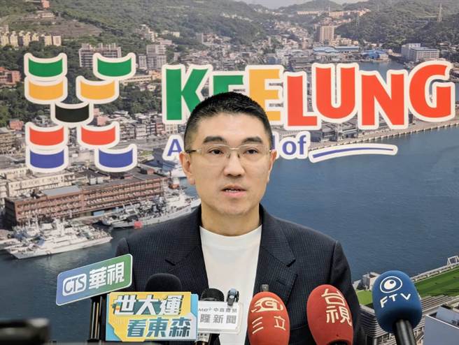 基隆市长谢国梁表示，市府组织改造案必须经过议会通过，若议员有任何建议，他将会在市议会与议员沟通。（张志康摄）