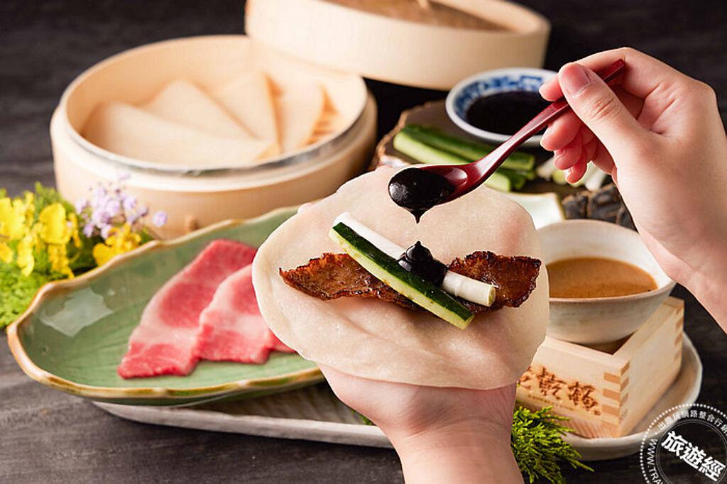 老乾杯限定「北京烤鴨風味和牛捲」以風靡國際的「北京烤鴨」結合高等級日本和牛，將老滋味翻轉成創意新料理，售價1,180元+10%服務費。