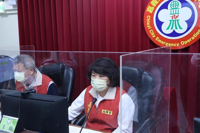 嘉义市政府今早7点紧急宣布停班、停课，遭批决策太慢，嘉义市长黄敏惠亲上火线说明。（嘉义市政府提供／吕妍庭嘉义传真）
