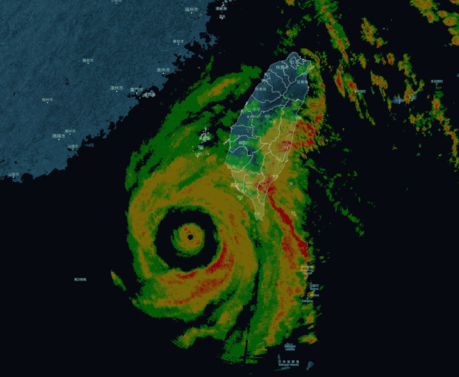 专家表示，杜苏芮昨天在这瞎混了一天，「就是为了活下去」。（翻摄《台湾颱风论坛｜天气特急》）