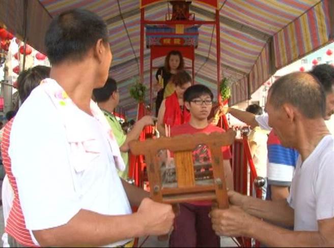 安南区什二佃南天宫每年神明寿诞举办庆典已是地方居民共同记忆。（南天宫提供／程炳璋台南传真）