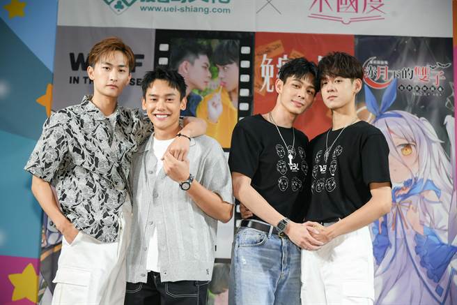 毛祁生（左起）、萧鸿、杨懿轩和洪暐哲出席漫博会和粉丝互动。（三立提供）
