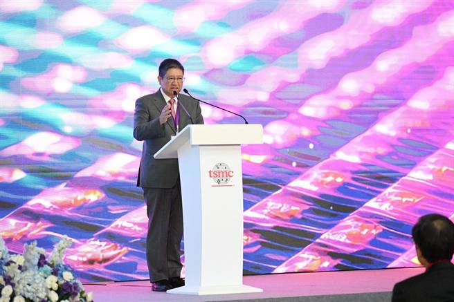 竹县宝山乡的台积公司全球研发中心28日举办启用典礼，新竹县长杨文科受邀出席。（新竹县府提供／邱立雅竹县传真）