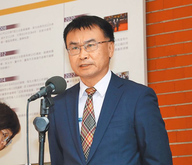 媒体人黄扬明表示，陈吉仲担任首任农业部部长，就是为了帮民进党继续扛、继续挡子弹。（图／本报系资料照）