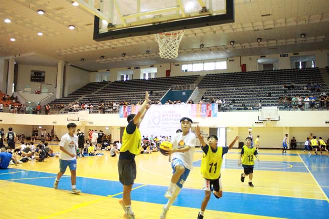 新竹市稅務盃3對3鬥牛籃球賽將於29日在新竹市立體育館熱鬧開打。（王惠慧攝）