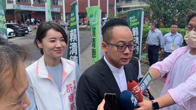 ▲基隆市议会议长童子玮表示，基隆港肩负国防安全发展，针对营区迁移，必须兼顾国防及都市计画，由国防部与基隆市政府做妥善的评估，务必要确保市民安全与军方需求。（徐佑升摄）