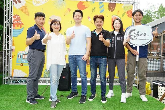 台北市长蒋万安下午出席混东区潮FUN 夏日趴，他指出，目前双城论坛筹备顺利，进入最后规划协调阶段。（台北市政府提供／刘彦宜台北传真）