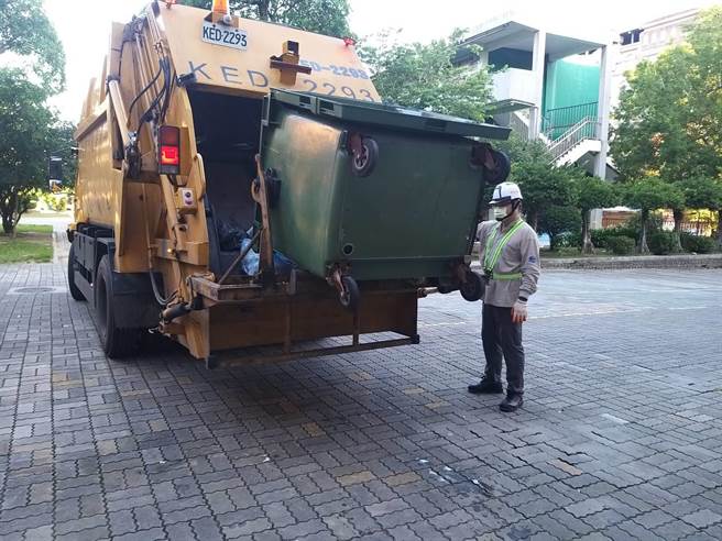 市府宣布，8月1日起將開放滿50戶以上社區申請清運垃圾子車及廚餘。（新竹市政府提供／王惠慧新竹傳真）