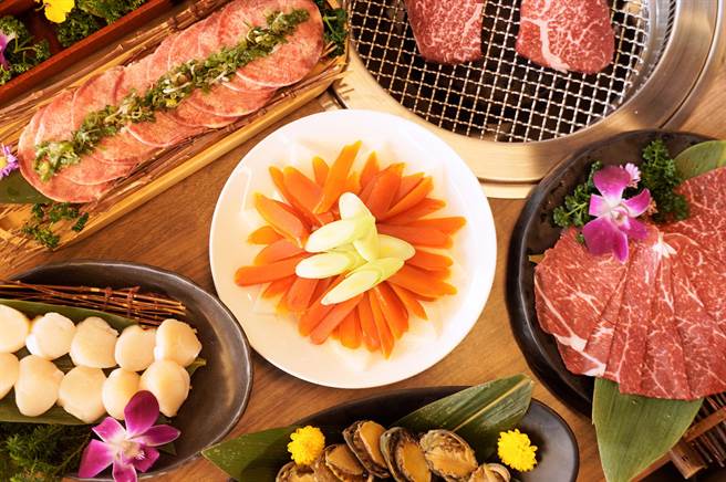 夯下去新潮和牛燒肉不限時段，選擇指定方案，全桌同享雲林北港烏魚子吃到飽。 (馬辣國際餐飲集團提供)