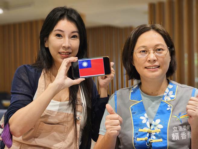 民眾党立委赖香伶（右）、争取2024台湾民眾党不分区立委提名的曾姸洁（左）。（赖香伶国会办公室提供）