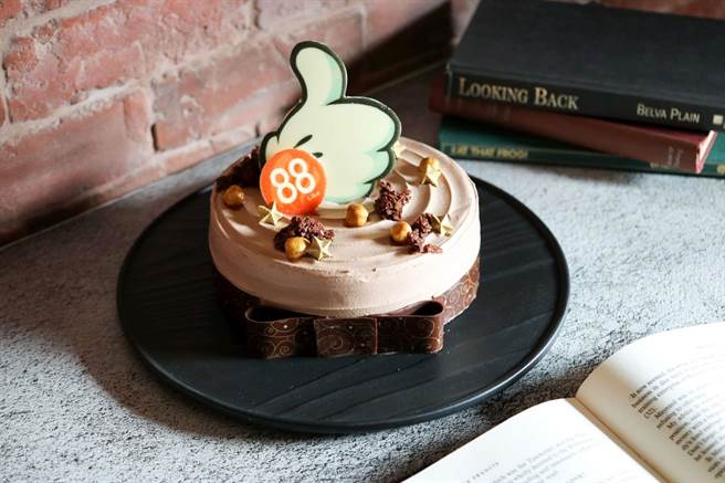 大地酒店父亲节专案再加赠2000元馆内抵用金，可用于SPA疗程的消费折抵。 （大地酒店提供）