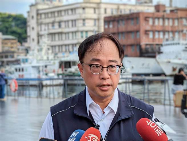 行政院副院長鄭文燦日前受訪時指出，政院將協助基捷建設，並協助降低基隆財政負擔。但基隆市無黨籍立委參選人王醒之痛批，基隆捷運是個700億元的錢坑。（張志康攝）