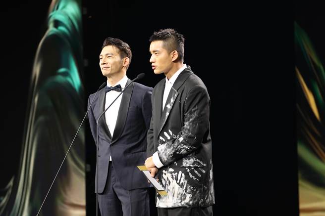 温昇豪（左）跟陈泽耀的电影《我和我的赛车老爸》也在影展放映。（马来西亚国际电影节提供）