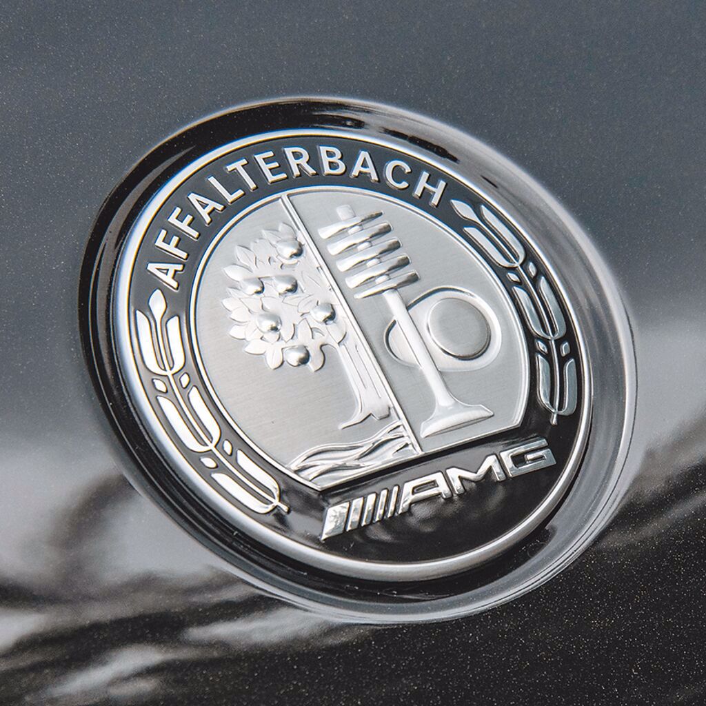 引擎蓋上有AMG專屬飾徽。（陳大任攝）