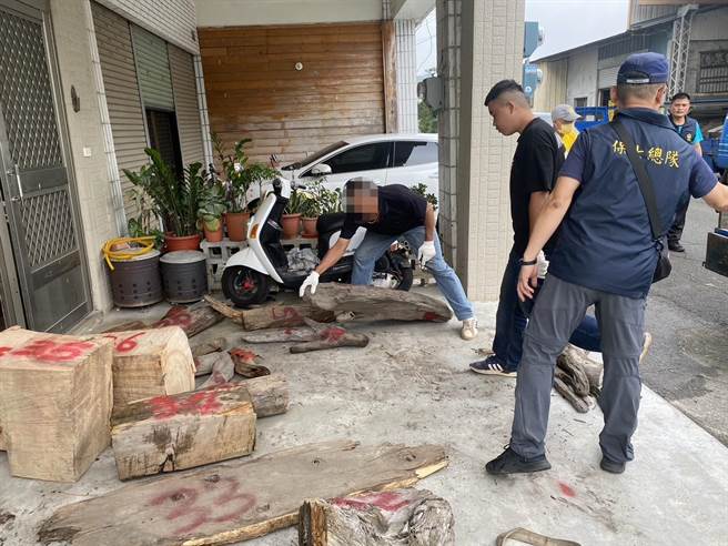 警方逮到赖嫌准备销赃。（警方提供／李京升苗栗传真）