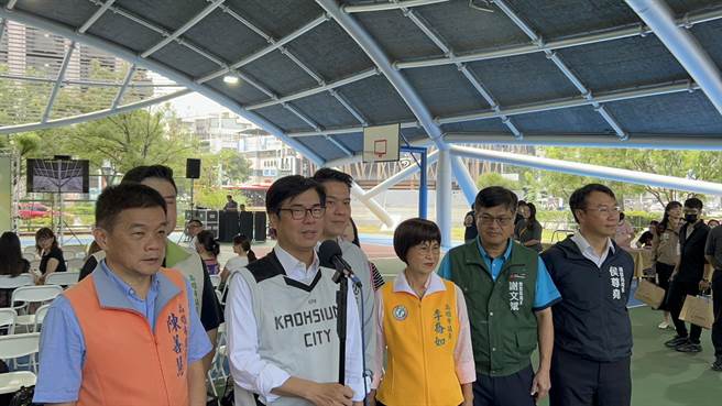 有民眾散布凹子底公园有鱷鱼假讯息，引发不少民眾恐慌。高雄市长陈其迈表示，用这种假讯息来散播谣言是非常要不得，在这里要谴责。（崔正纲摄）