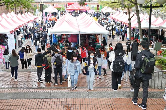 靜宜大學整合校內資源並連結產官學等外部資源，協助學子就學到就業「一條龍」。（靜宜大學提供／潘虹恩台中傳真）