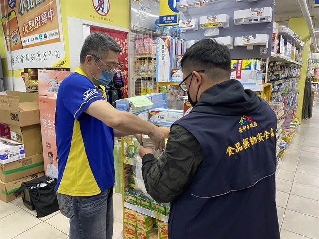 台中市食品药物安全处启动「食品容器具或包材稽查专案」，查核抽验食品容器。（台中市府提供／陈淑芬台中传真）