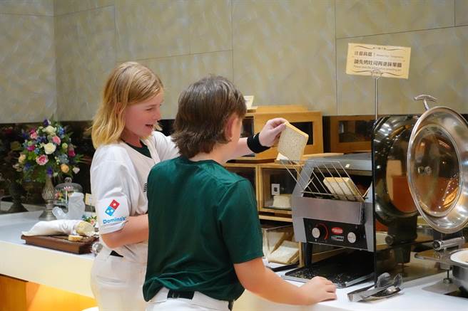 U12澳洲隊飲食偏好西式，但對飯店提供的牛肉湯讚不絕口。（富信飯店提供／程炳璋台南傳真）