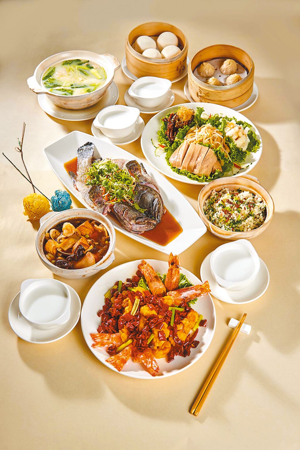 微風廣場上海茶樓父親節限定四人套餐，推薦價 6880元。（微風提供）