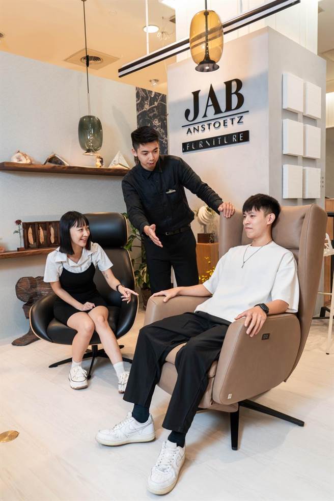 「綜合商品零售業個人資料檔案安全維護管理辦法」今上路，經部指出，業者需於半年內提出個資安全迴護計畫。(資料照)