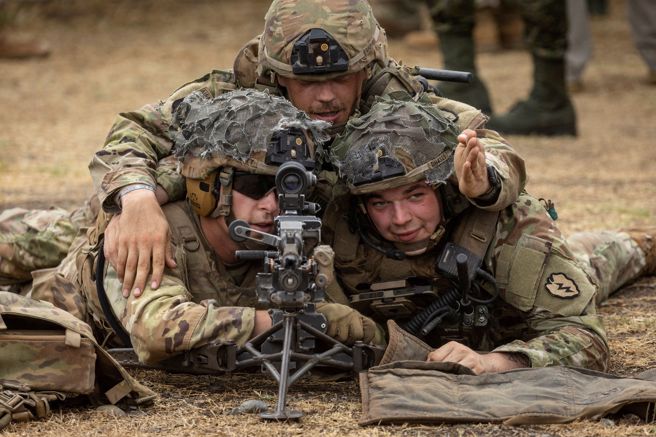 民调显示，美国公眾对美军的信心持续续下降。（图／路透社）