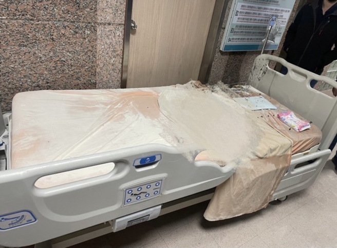 黃姓男子放火燒燬新光醫院外科病房，所應火勢及時撲滅並未影響其他病患，士林地檢署依公共危險罪起訴。（翻攝畫面）