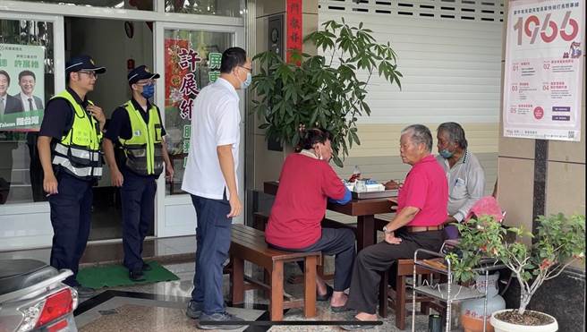 对于许展维服务处前遭恶意放鞭炮，警方指出，目前已锁定特定对象，积极查缉到案。（警方提供／谢佳潾屏东传真）