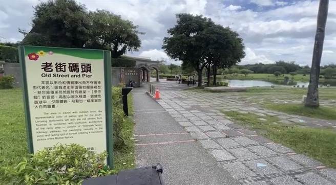 老街码头有许多民眾在那散步和运动。（民眾提供／吴佩蓉宜兰传真）