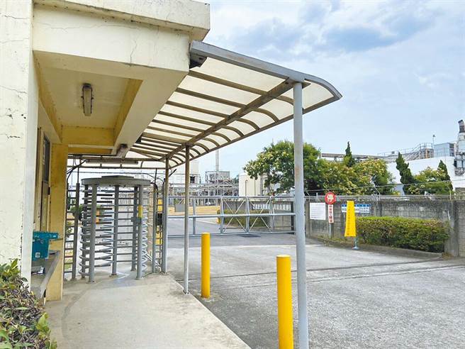 台灣科慕觀音廠企業工會赴勞動部陳情，科慕公司發布最新聲明，強調會確保員工在此過程中得到公平、尊重的對待。圖為科慕觀音廠。（民眾提供／蔡明亘桃園傳真）