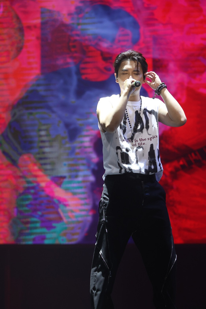 陳德修演唱多首經典歌曲。（圖／陳德修工作室提供）