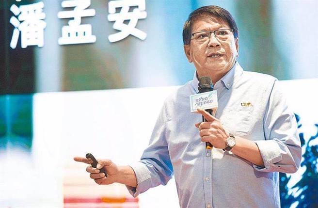 前屏东县长、现赖清德竞选总干事潘孟安硕士论文涉嫌抄袭，指导教授蔡培村回应，潘孟安论文是量化研究，由潘自己构想题目、编问卷以及调查，汇整统计做结论，本体没有抄袭问题。（本报资料照片）